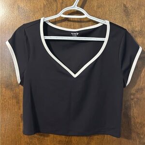 Old Navy Women's Black V-Neck Athletic Top